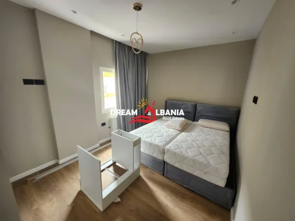 Tirane, jepet me qera apartament 2+1 , 120 m² 1.000 € 