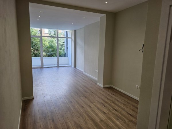 Tirane, shitet apartament 1+1 Kati 4, 46 m² 119.000 € (Myslym Shyri)