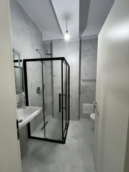 Tirane, jepet me qera apartament 2+1 Kati 3, 100 m² 500 € (Ali demi)