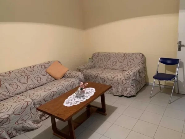 Tirane, jepet me qera apartament 2+1+Ballkon Kati 5, 95 m² 500 € (Rruga Bulevardi Zogu I)
