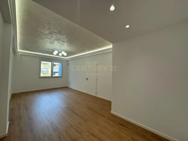 Tirane, shitet apartament 2+1 Kati 7, 95 m² 210.000 € (Rruga E Kavajes)