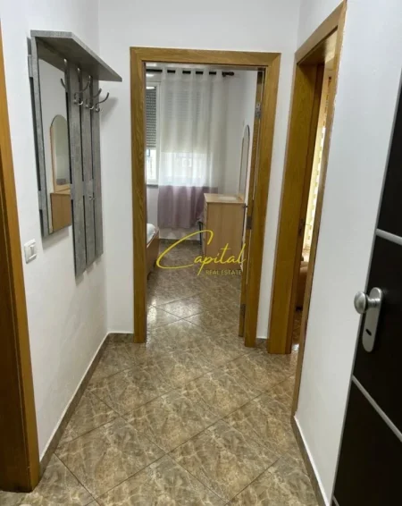 Tirane, jepet me qera apartament 1+1 Kati 6, 60 m² 550 € (ISH EKSPOZITA)