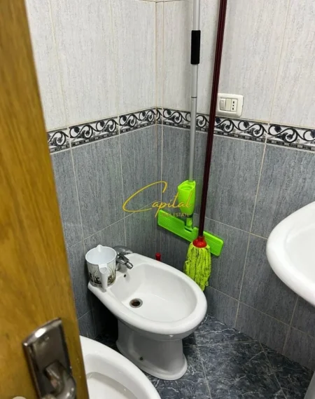 Tirane, jepet me qera apartament 1+1 Kati 6, 60 m² 550 € (ISH EKSPOZITA)