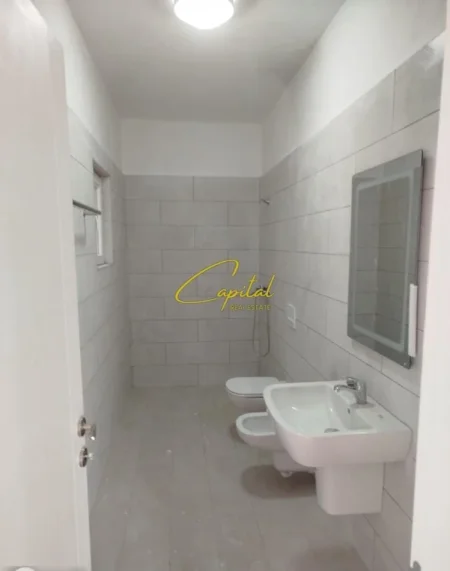 Tirane, jepet me qera ambjent biznesi Kati 2, 125 m² 550 € (RRUGA DINE HOXHA)