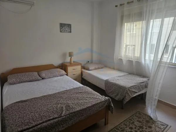 Durres, jepet me qera apartament 1+1+Ballkon Kati 1, 65 m² 320 € (Golem)