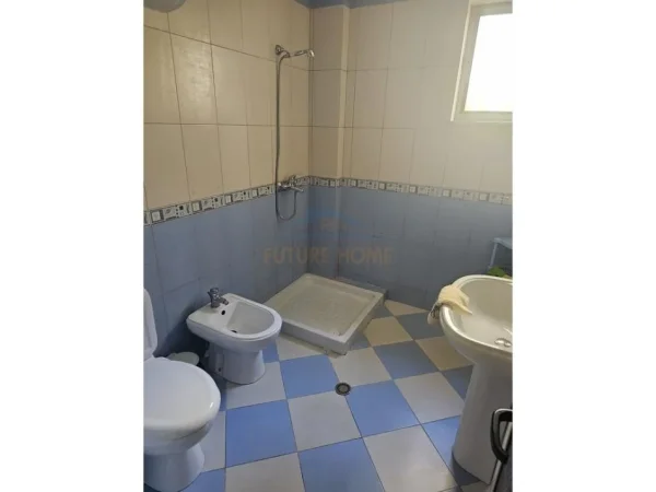 Durres, jepet me qera apartament 1+1+Ballkon Kati 1, 65 m² 320 € (Golem)