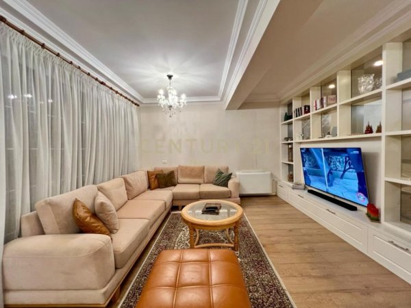 Tirane, jepet me qera apartament 2+1 Kati 3, 132 m² 1.200 € (don bosko)