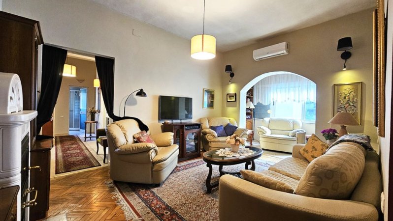 shitet apartament 2+1+Ballkon Kati 4, 105 m² 200.000 € (NE ZONEN E BLLOKUT, MBRAPA HOTEL “XHEKO IMPERIAL”)