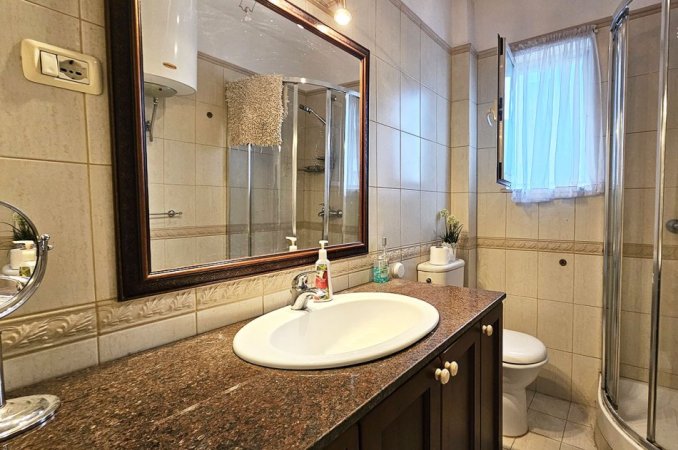 shitet apartament 2+1+Ballkon Kati 4, 105 m² 200.000 € (NE ZONEN E BLLOKUT, MBRAPA HOTEL “XHEKO IMPERIAL”)