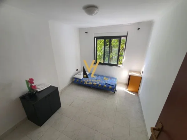 Tirane, shitet apartament 2+1+Ballkon Kati 3, 100 m² 260.000 € (BLLOK)
