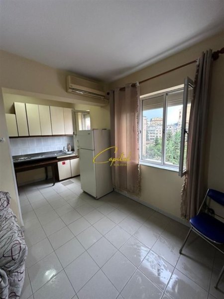 Tirane, jepet me qera apartament 2+1 Kati 4, 80 m² 500 € (BULEVARDI ZOGU I PARE)