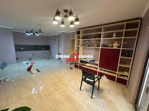 Tirane, shitet apartament 3+1 , 130 m² 234.000 € 