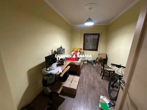 Tirane, shitet apartament 3+1 , 130 m² 234.000 € 