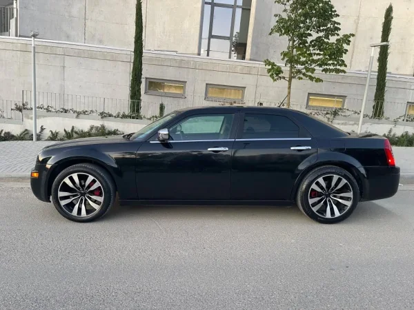 Tirane, shes makine Chrysler 300c Benzin+Gaz, e zeze automatik Klima 154 km 7.500 €
