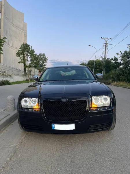 Tirane, shes makine Chrysler 300c Benzin+Gaz, e zeze automatik Klima 154 km 7.500 €
