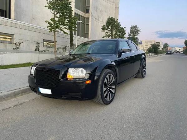 Tirane, shes makine Chrysler 300c Benzin+Gaz, e zeze automatik Klima 154 km 7.500 €