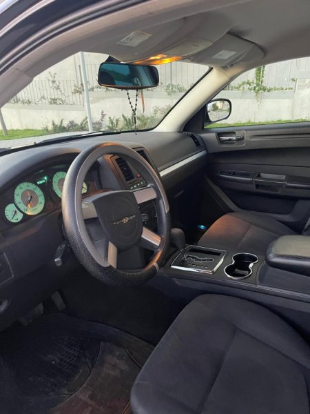 Tirane, shes makine Chrysler 300c Benzin+Gaz, e zeze automatik Klima 154 km 7.500 €