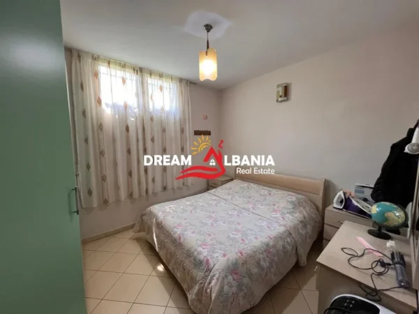 Tirane, jepet me qera Vile 3+1 , 100 m² 1.000 € 