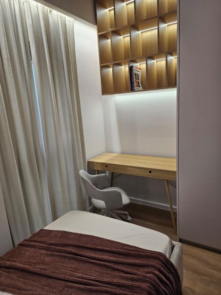 Tirane, jepet me qera apartament 2+1+Ballkon Kati 4 95 m² 750 € (Rruga Jordan Misja)