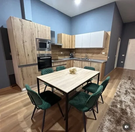Tirane, jepet me qera apartament 1+1 Kati 1, 110 m² 650 € (rruga peti)