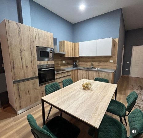 Tirane, jepet me qera apartament 1+1 Kati 1, 110 m² 650 € (rruga peti)