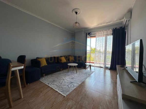 Tirane, jepet me qera 1+1 Kati 4, 65 m² 500 € (Rruga e Dibres)