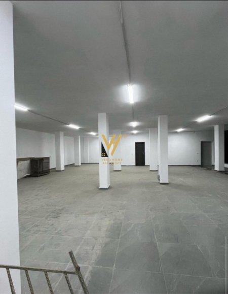 Tirane, jepet me qera ambjent biznesi Kati 0, 300 m² 800 € (PASKUQAN)