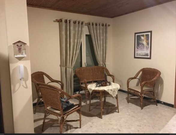 Tirane, jepet me qera apartament 2+1+Ballkon Kati 3, 120 m² 500 € (Rruga Arkitekt Sinani)