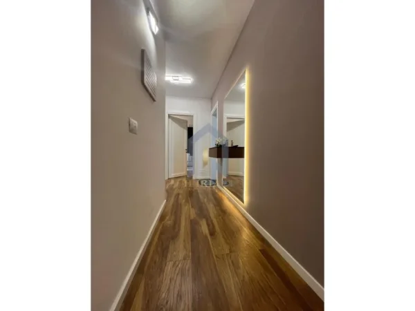 Tirane, shes 1+1+Ballkon Kati 2, 2.500.000 € (Bllok Rruga Sami Frasheri)