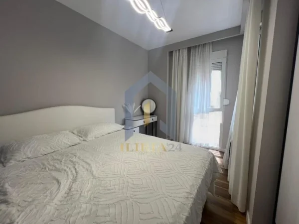 Tirane, shes 1+1+Ballkon Kati 2, 2.500.000 € (Bllok Rruga Sami Frasheri)