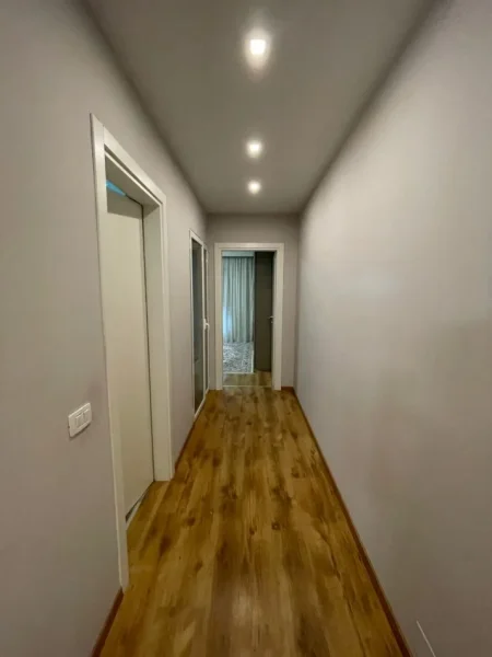 Tirane, jepet me qera apartament 2+1 Kati 7, 120 m² 1.400 € (Kompleksi Deliorgji)