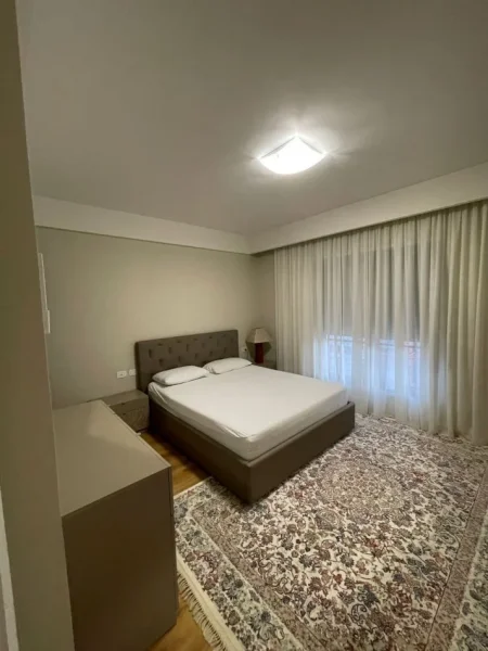Tirane, jepet me qera apartament 2+1 Kati 7, 120 m² 1.400 € (Kompleksi Deliorgji)