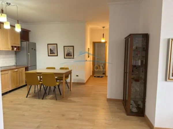 0683487469  Tirane, jepet me qera apartament 2+1+Ballkon Kati 8, 145 m² 800 € (Rruga Nikolla Tupe , Bllok)