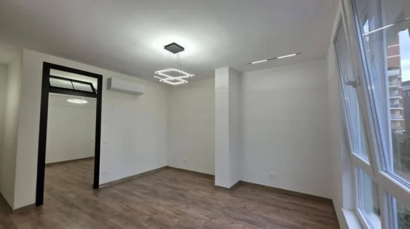 Tirane, shitet apartament 2+1 Kati 3, 63 m² 192.000 € (Kryqezimi rruges “Elbasanit”, perballe Downtown)