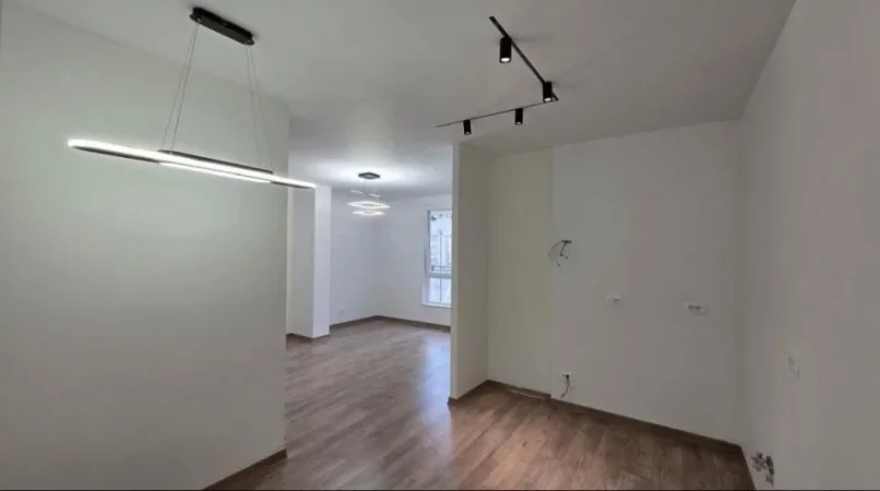 Tirane, shitet apartament 2+1 Kati 3, 63 m² 192.000 € (Kryqezimi rruges “Elbasanit”, perballe Downtown)