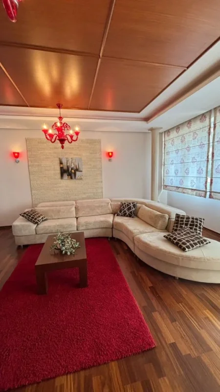 Tirane, jepet me qera apartament 2+1+Aneks+Ballkon Kati 4, 115 m² 1.200 € (Ambasador 3)