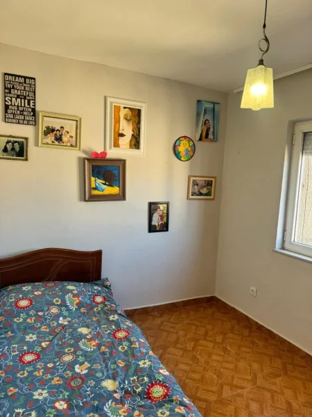 Tirane, jepet me qera 2+1+Ballkon Kati 5, 70 m² 500 € (TREGU ELEKTRIK)