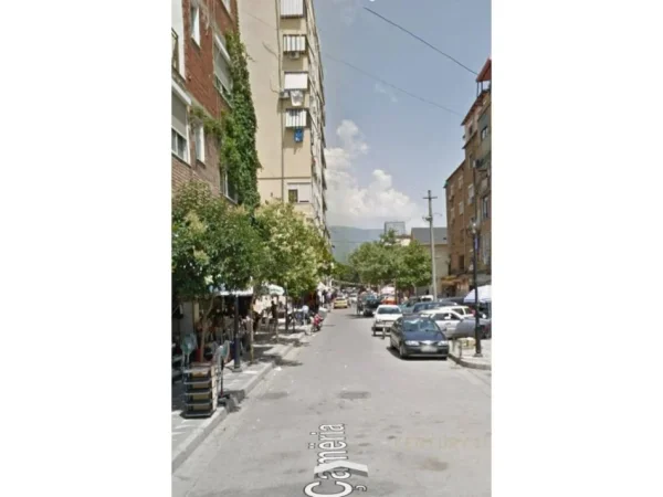 Tirane, jepet me qera magazine Kati 3, 55 m² 500 € (rruga cameria)