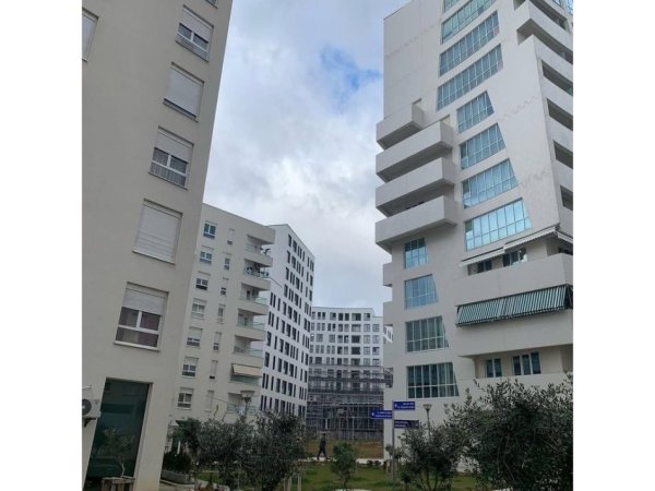 Tirane, shitet apartament 2+1+Ballkon Kati 8, 92 m² 185.000 € (Kompleksi Magnet)