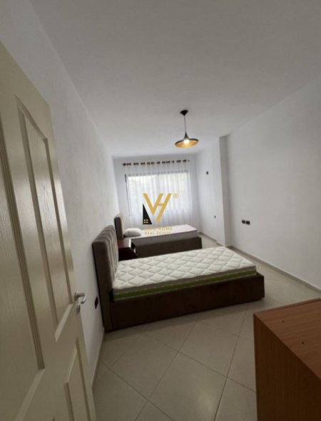 Tirane, jepet me qera apartament 2+1+Ballkon Kati 2, 90 m² 500 € (UNAZA E RE)
