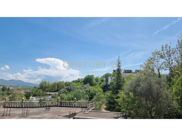 Tirane, shes truall , 5.500 m² 2.900.000 € (Prane Teg)