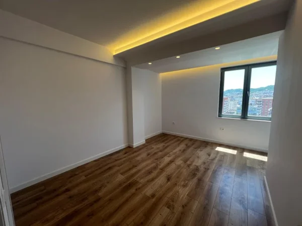 Tirane, shitet apartament 2+1 Kati 10, 101 m² 212.000 € (rruga e kavajes)