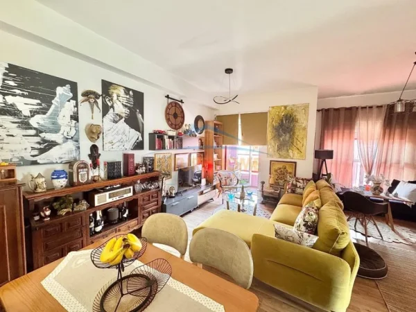 0683487469  Tirane, shitet apartament 2+1 Kati 8, 82 m² 129.000 € (Kompleksi Mangalem , Alidemi)