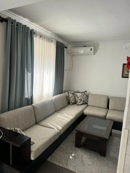 Tirane, jepet me qera apartament 2+1 Kati 5, 70 m² 500 € (ali demi)