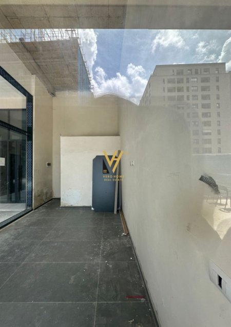 Tirane, jepet me qera dyqan Kati 0, 22 m² 350 € (ISH FUSHA E AVIACIONIT)