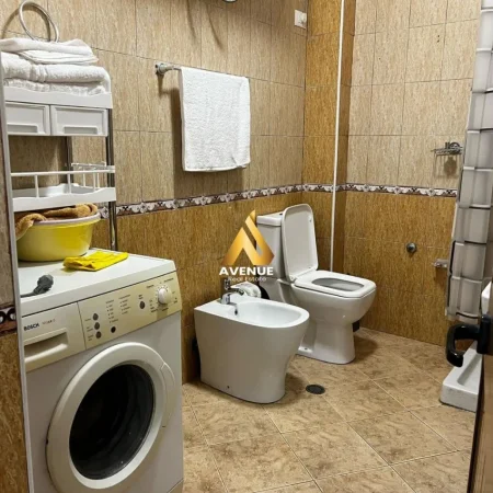 Tirane, jepet me qera apartament 1+1+Ballkon Kati 3, 45 m² 450 € (5 maji)