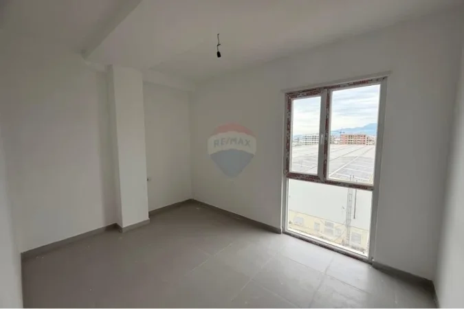 Tirane, shitet 2+1+Ballkon Kati 7, 84 m² 94.000 € (univers city)