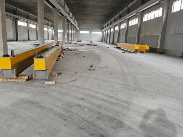 Tirane, jepet me qera magazine Kati 0, 3.500 m² 10.500 € (AUTOSTRADA TIRANE-DURRES)