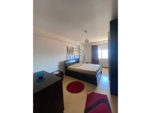 Shqiperi, jepet me qera apartament 3+1+Ballkon , 100 m² 450 € 