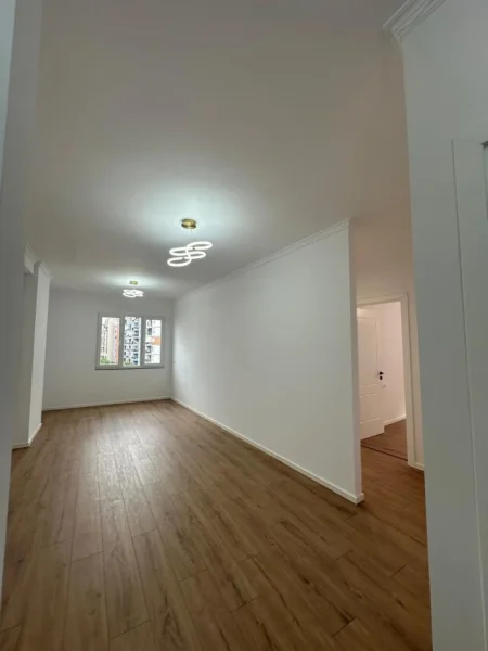 Tirane, shitet apartament 2+1+Ballkon Kati 4, 86 m² 133.000 € (ne Astir)